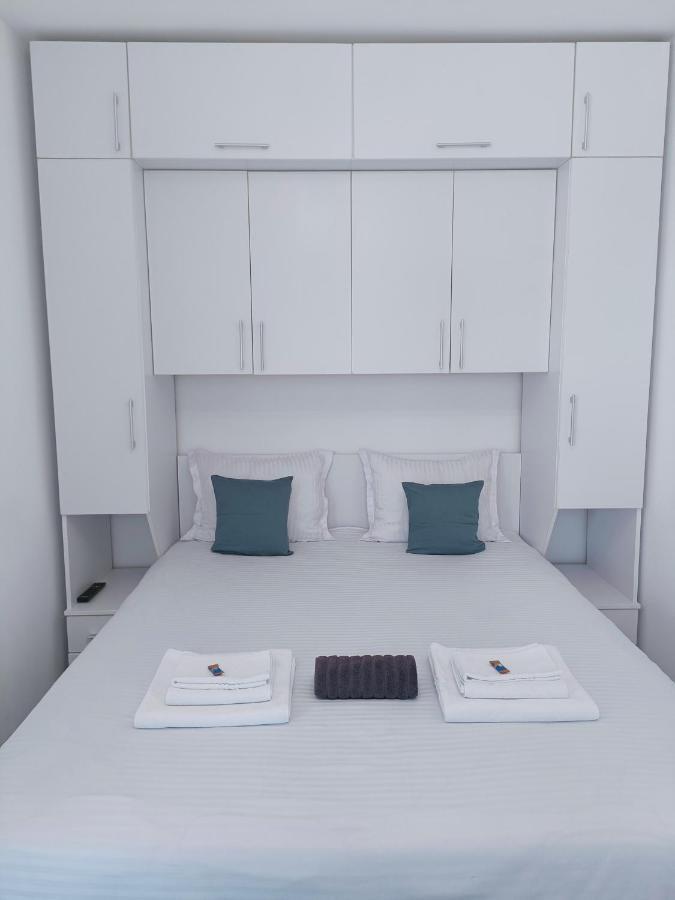 Christopher Apartment ออราแด ภายนอก รูปภาพ