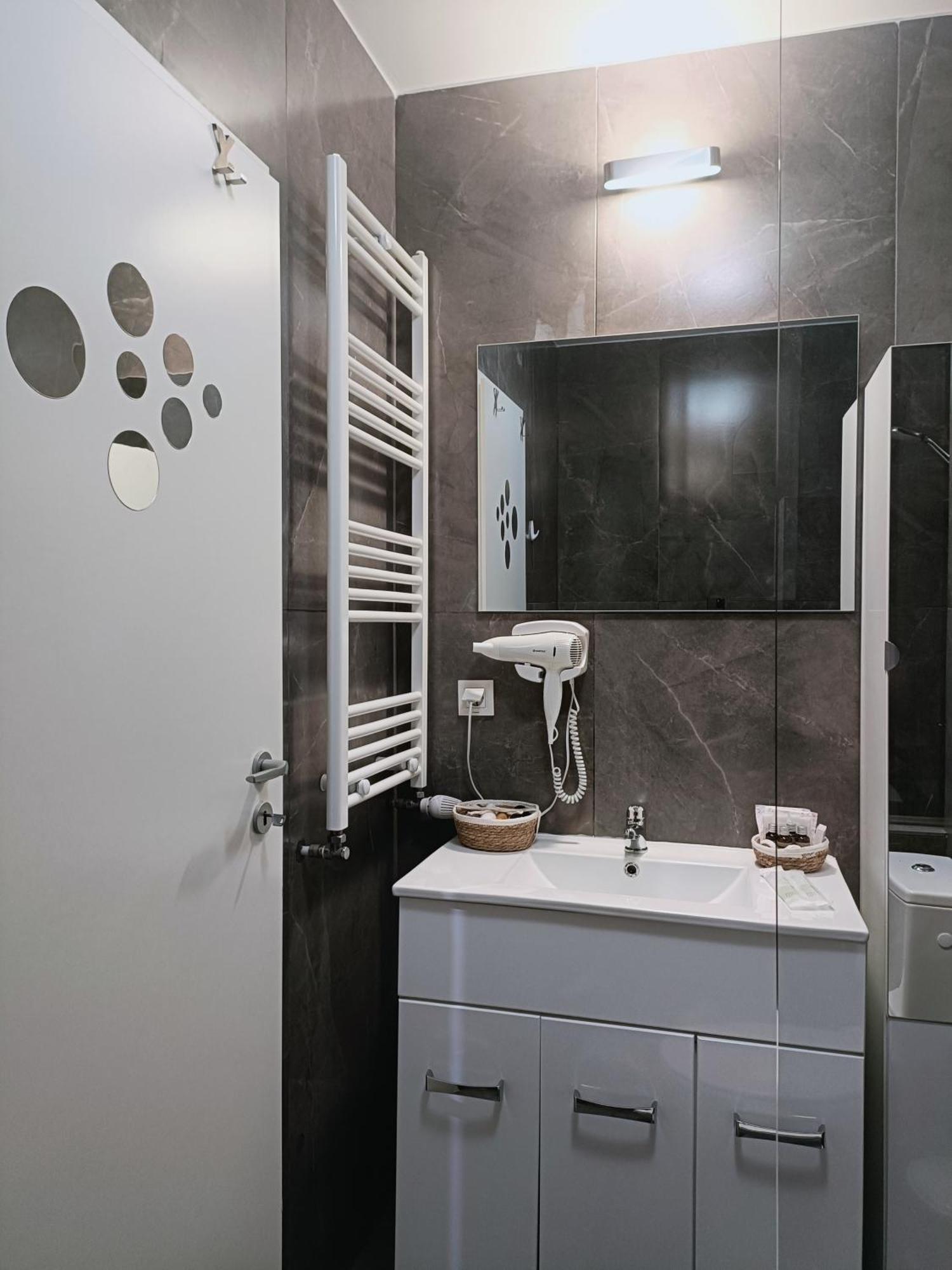 Christopher Apartment ออราแด ห้อง รูปภาพ